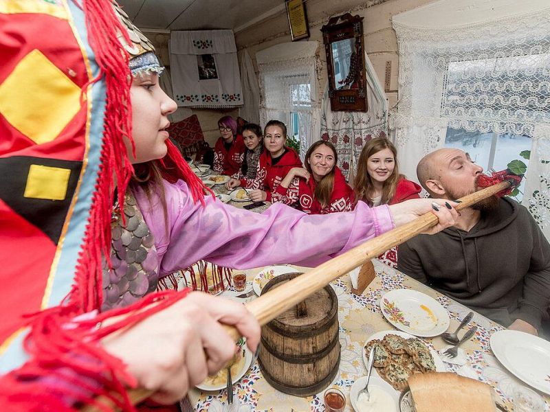 КАРАМАС-ПЕЛЬГА. ТРИ СВАДЬБЫ