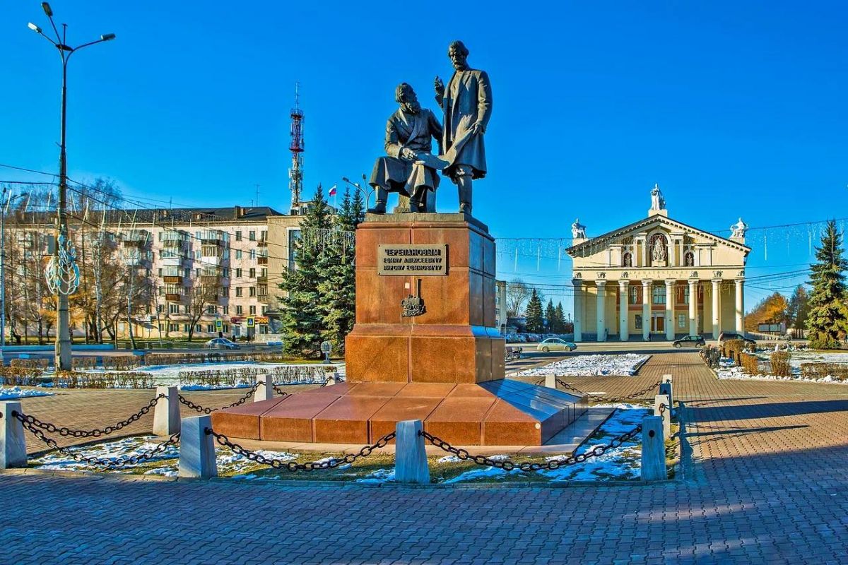ИНДУСТРИАЛЬНЫЙ РИТМ УРАЛА: ЕКАТЕРИНБУРГ, НИЖНИЙ ТАГИЛ, НЕВЬЯНСК