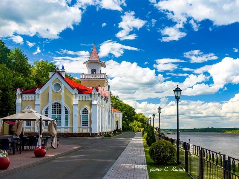 САРАПУЛ. ГОРОД НА КАМЕ (ИЗ ГЛАЗОВА)